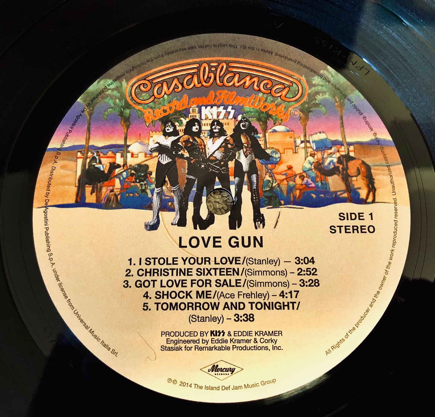 KISS - Love Gun - Vinile Nero Rimasterizzato + Toppa e Spilla