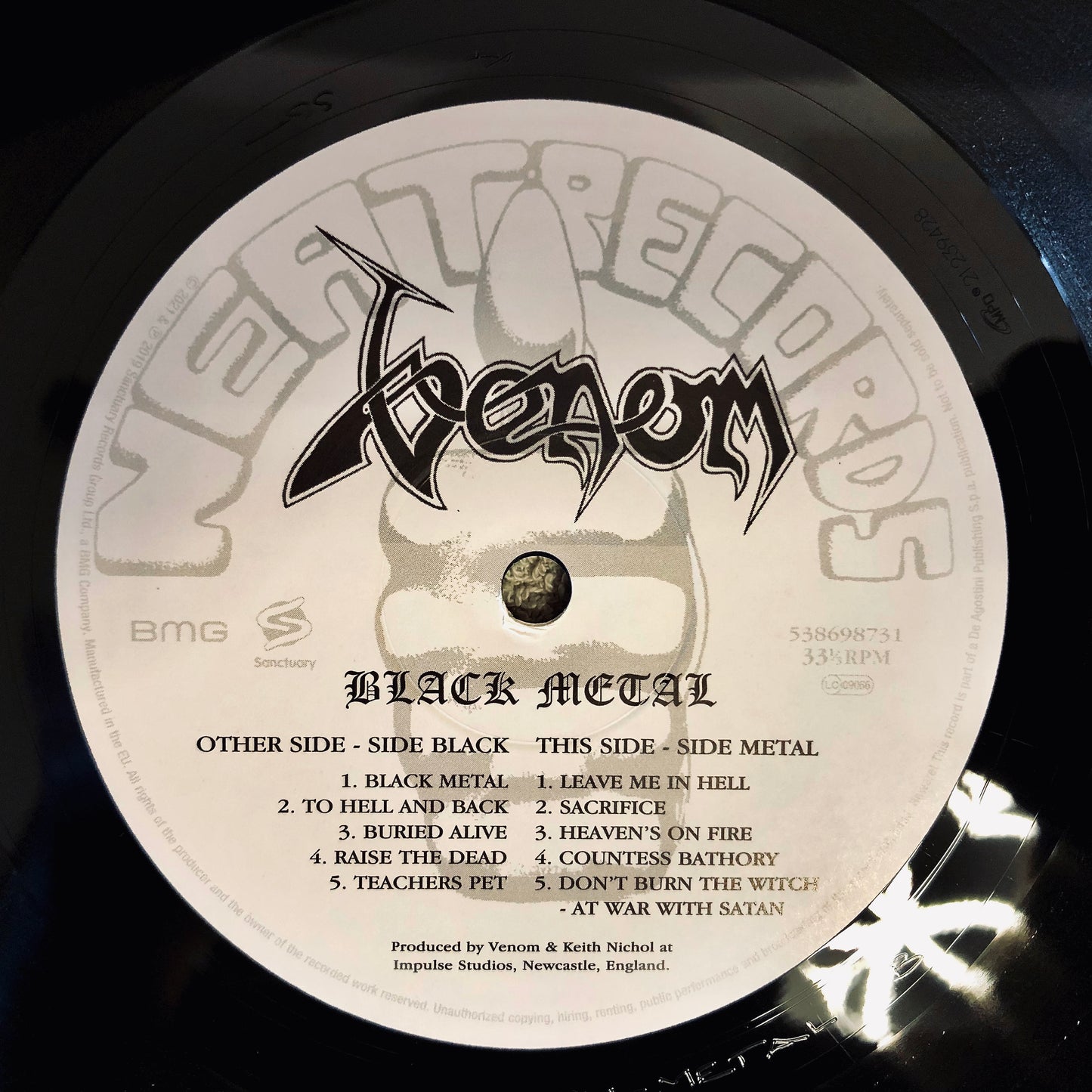 VENOM - Black Metal - Vinile Nero Rimasterizzato + Toppa e Spilla